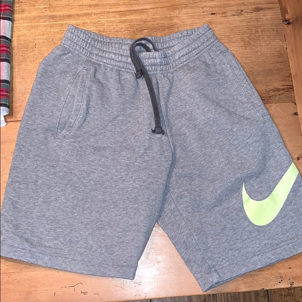 NWOT Nike Mens Sweat Shorts Grey